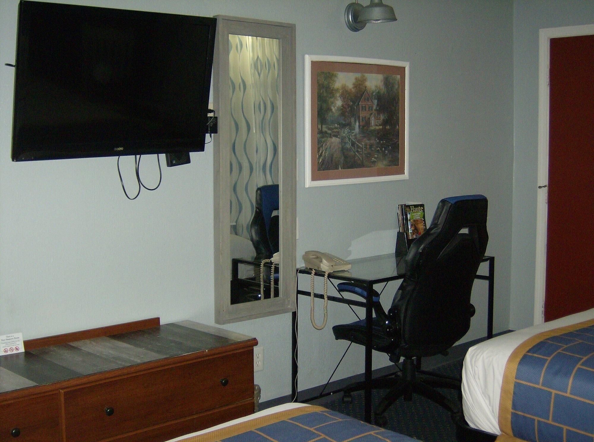 Days Inn & Suites By Wyndham Terre Haute Ngoại thất bức ảnh